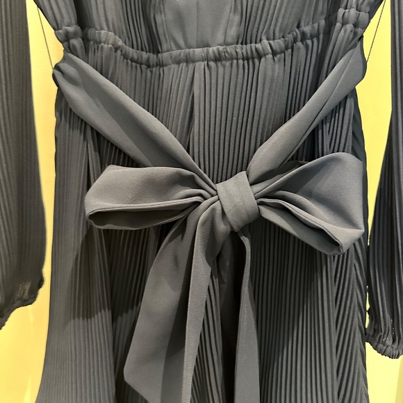 Navy Blue Ribbed Dress - Picture 4 of 9